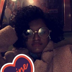 Meet your Posher, Kayla